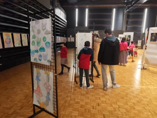 You are currently viewing Retour sur l’Exposition de peinture au théâtre Roger Lafaille